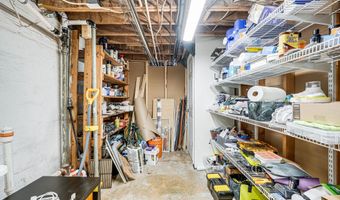 7306 WAYNE Dr, Annandale, VA 22003
