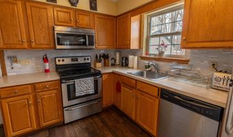 107 Birchwood Rd, Blakeslee, PA 18610
