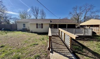 111 W Lee St, Aurora, MO 65605