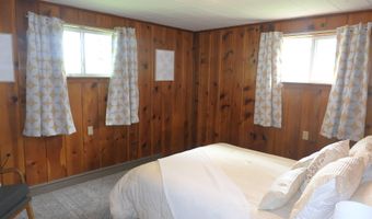 135 Riverside Dr, Alma, MI 48801