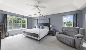 621 Lake Cornish Way, Algonquin, IL 60102