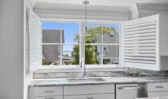 40 Kettle Point Ave, East Providence, RI 02914