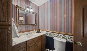 17832 Windsor Ln, Anderson, CA 96007