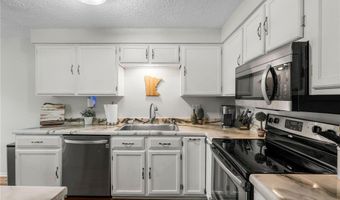7803 Glenda Ct, Apple Valley, MN 55124