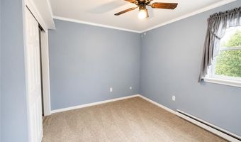 32 W Sylvan Dr, Allen, PA 18067