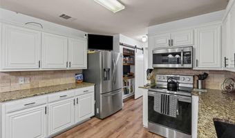 326 Willow Creek Dr, Weatherford, TX 76085