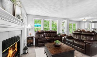 84 Country Hill Ln, North Kingstown, RI 02852