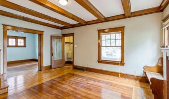 615 Kellogg Ave, Ames, IA 50010