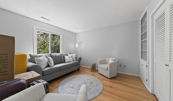 42 Turtle Bay Dr 42, Branford, CT 06405