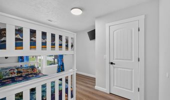 21005 Lawrence 2074, Ash Grove, MO 65604