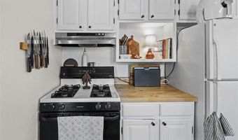 1103 DOUGLAS St, Alton, IL 62002