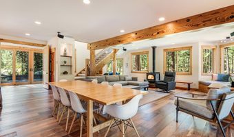 16396 Skyline Dr, Bend, OR 97703