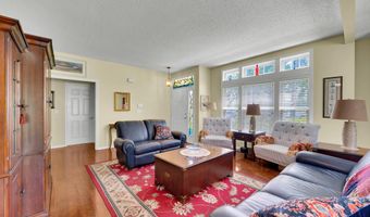 180 Sylvan Lake Blvd, Bayville, NJ 08721