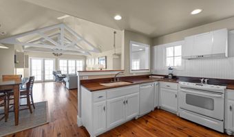 511 Neuse Village Rd # C5, Arapahoe, NC 28510