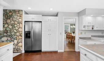3 Chickadee Ct, Bedford, NH 03110