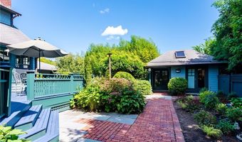 137 Narragansett Ave, Jamestown, RI 02835