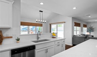 108 Boxelder Ln, Amherst, NY 14228