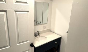 567 Ossipee Trail Trl W, Standish, ME 04084