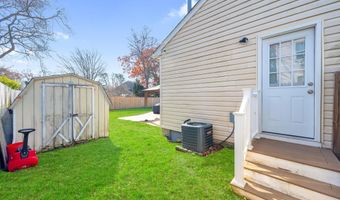 21 Shelli Ter, Barnegat, NJ 08005