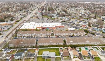 5 Jacqueline Way, North Babylon, NY 11703