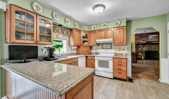 1 Guernsey Rd, Brookfield, CT 06804