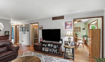 302 Westwinds Dr, Almont, MI 48003