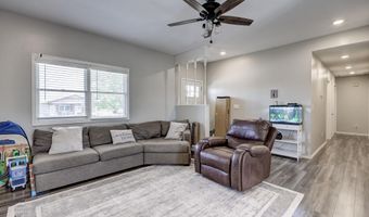 637 W 30th St, Baxter Springs, KS 66713
