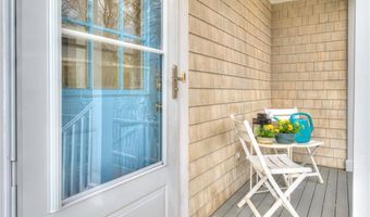 38 Highland Ave, Barrington, RI 02806