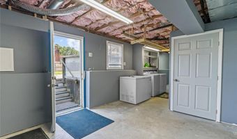 162 Pine St, Warwick, RI 02888