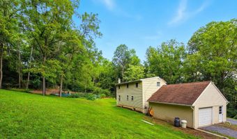 58 ORCHARD Rd, Fleetwood, PA 19522