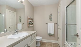 7443 Watermark Dr 32, Allendale, MI 49401