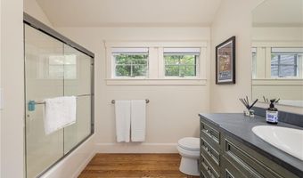 56 Summerfield Ln, Middletown, RI 02842