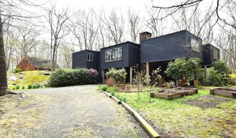 51 Ironworks Rd, Clinton, CT 06413