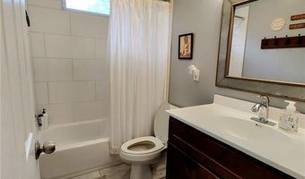 263 E Skyline Dr, Ballwin, MO 63011