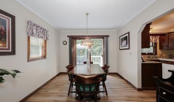 8 Beckmann Ln, Nashua, NH 03062