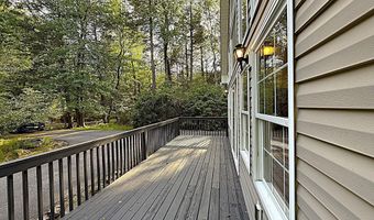 15 Shakespeare Dr, Albrightsville, PA 18210