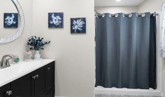 324 E End Ave, Belford, NJ 07718