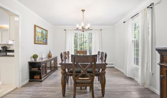 15 Roosevelt Dr, Bedford, NH 03110