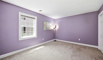 24 Greenleaves Dr 413, Amherst, MA 01002
