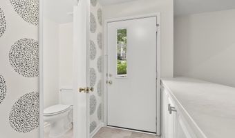 6356 11TH Rd N, Arlington, VA 22205