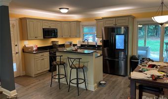 514 Crestview Dr, Albemarle, NC 28001