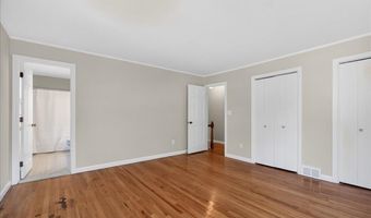3 Fenway Dr, Albany, NY 12211