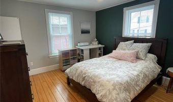 35 Elm St B, Newport, RI 02840