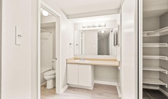 4401 PEMBROOK VILLAGE Dr 102, Alexandria, VA 22309