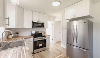 7315 Cheshire Ln, Affton, MO 63123