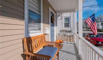 14 Lee Ave, Newport, RI 02840