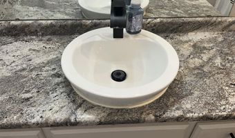 829 Rosemary Ave, Aurora, MO 65605