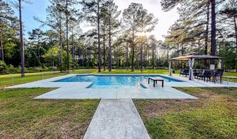 353 Alapaha River Dr, Alapaha, GA 31622