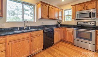 9 Koenig Way, Asheville, NC 28804