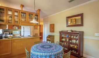 98 Sawyer Ln, Apalachicola, FL 32320